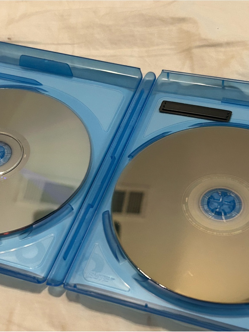 E.T. The Extra-Terrestrial Anniversary Edition Blu-ray + DVD - - Picture 6 of 6